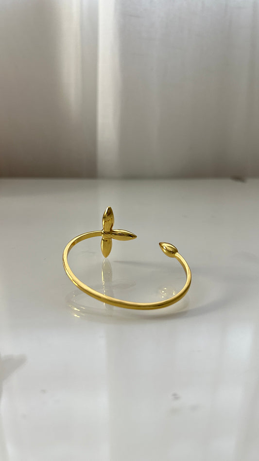 Golden Open Bracelet